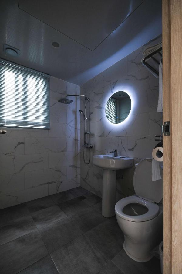 סאוגוויפו Hotel Seogwipean מראה חיצוני תמונה